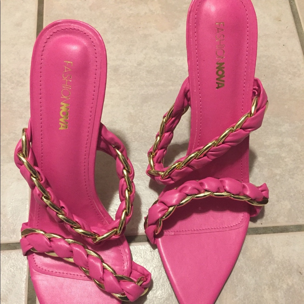 Cute pink fashion nova heels!!! Size 10!!!
